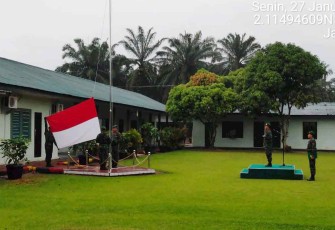 Minggu Militer Kodim 0209/LB Diawali Upacara Pengibaran Bendera Merah Putih