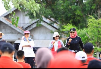 Wagub Lampung dan Bupati Tulangbawang dalam acara senam bersama