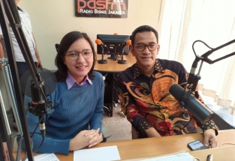 Pakar Hukum Tata Negara Refly Harun (kanan)