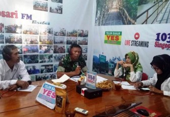 Talk Show Aksi Babinsa Kodim 0713 Brebes di Studio 2 Radio Singosari Brebes 103.9 FM
