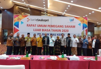 Rahma Hadiri RUPSLB Bank Riau Kepri di Pekanbaru