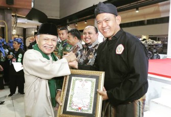 Wakil Bupati Pringsewu Terima Penghargaan