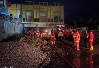 Pasca petugas kebakaran menjinakan api