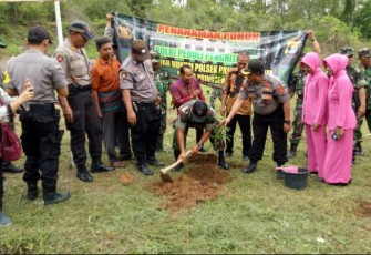 Giat tanam pohon oleh Polsek Pringsewu Kota dan Koramil Pringsewu serta Uspika Ambarawa 