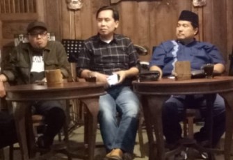 Dirut PDAM Kota Malang (Muchlas) tengah