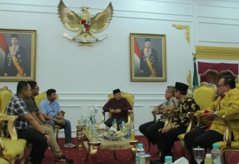 Gubernur Rohidin Jalin Koordinasi dengan Pertamina dan TNI AL