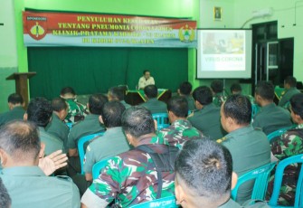 Prajurit dan PNS Jajaran Kodim 0723/Klaten Menerima Penyuluhan Lesehatan Tentang Penyebaran Pnemunia Virus Corona Oleh Tim Kesehatan Dari Klinik Pratama Kartika 23 Klaten