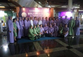 Berbagi Kasih di RS Kanker Darmais