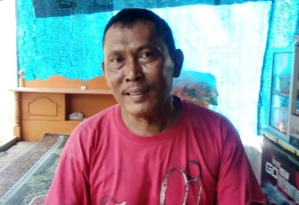 Edi (57) guru Guru SD di Pantirejo