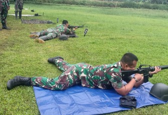 Dandim 0507/Bekasi Latihan Menembak Bersama Anggota