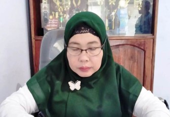Kepala Desa Kaibahan Sri Puji Erwani (56)