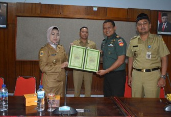 Dandim dan Bupati Brebes Teken Notulen TMMD Sengkuyung Tahap I Tahun 2020