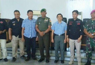 Danramil 1310-01/Bitung bersama forkopimda dan pengurus FORKOM Bitung