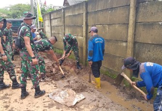 Satgas TMMD Kodim Depok Bangun Drainase di Jatimulya