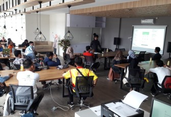 Berbagi Kiat Sukses Bisnis Digital di TrackingSpace Slawi