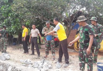 Warga Dan TNI Gotong Royong Sesuai Amanat Dandim Depok