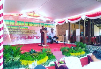 Wabup Blitar Marhaenis Urip Widodo saat menyampaikan sambutan 