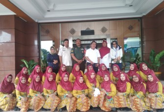 Sertu Supangkat Dampingi Ibu-Ibu Kader PKK Kelurahan Perwira