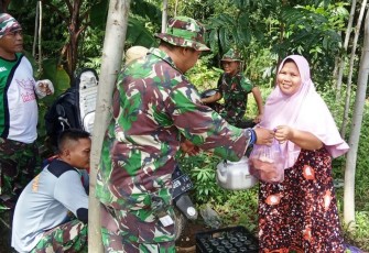  Ibu Narwi Kirim Logistik