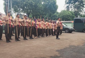 Pengetahuan Survival Anggota Pramuka Saka Wira Kartika Diajarkan Oleh Serma Doni