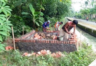 Inilah Bukti Bahwa Satgas TMMD Reguler Pekalongan Akan Selesaikan Tiga Unit Pos Kamling