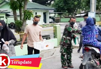 Dandim 0209/LB Berbagi Takjil ke Masyarakat