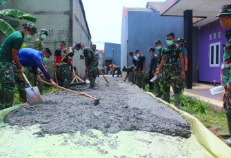 Kiat Satgas TMMD 107 Kodim 0508/Depok Agar Proses Pengecoran Jalan Cepat Selesai