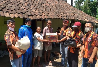 PAC PP Dampit Beri Dukungan Nyata Kepada Masyarakat