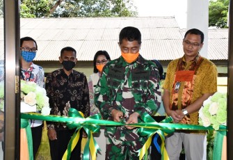 Danrem 143/Ho Resmikan Gedung Baru Perpustakaan SMA Kartika XX-2 Kota Kendari