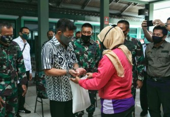Menteri Pertanian Datangi Pembagian Beras ATM SiKomandan di Kodim Depok