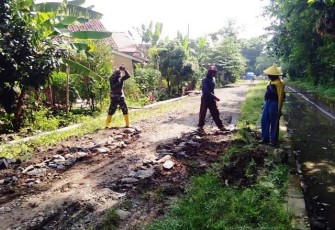 Demi Kualitas Aspal TMMD Reguler Pekalongan Berkualitas LPB Jalan Diperkuat