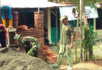 Linmas Pantirejo Menyambut Baik Pembangunan Pos Kamling TMMD Reguler Pekalongan