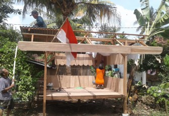 Pendirian Poskamling di Rt 3 Rw 2 Desa Sukolilan Kecamatan Patebon Kabupaten Kendal 