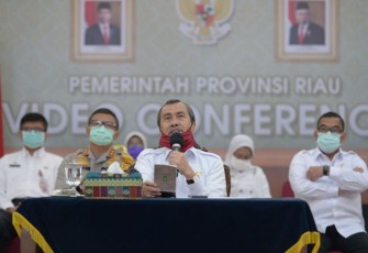 Gubernur Riau saat vidcon bersama Kemenko PMK RI