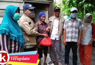 Pemberian sembako langsung ke warga