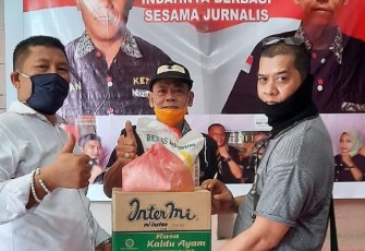 MCP Polres Labuhanbatu Bagikan 50 Paket Sembako ke Jurnalis Labuhanbatu