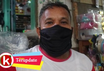 Danil(42) yang merupakan salah seorang pedagang beras
