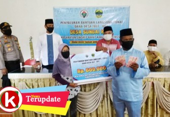 Kapolsek Singkep Barat Pantau Penyaluran BLT DD Sungai Raya
