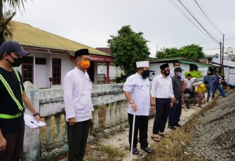 Wali Kota Bengkulu Helmi Hasan Saat Meninjau Langsung Pembangunan Jalan 