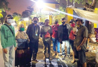 PMII Jakarta Utara Temui Tunawisma Bergerak Membagikan Sembako.