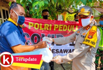 Polres Pesawaran Bagi Sembako ke Warga Terdampak Covid-19 di 4 Kecamatan 