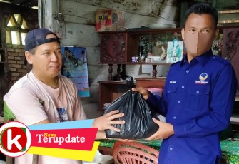 Pemberian bantuan sembako ini merupakan wujud kepeduliannya untuk membantu masyarakat yang terdampak pandemi Covid-19.