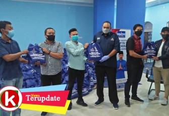 OKP Bantu Salurkan Sembako dari Muda-Mudi Demokrat 