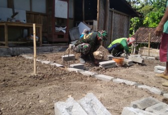 Pondasi Rumah Kanidi Dikebut di Pra TMMD