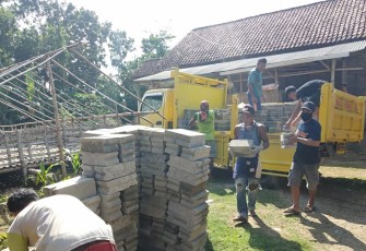 Batako Mulai Diturunkan