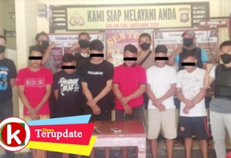6 Pemuda Menyerahkan Diri saat menyerahkan diri ke Polisi