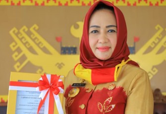 Bupati Tulang Bawang Hj. Winarti SE MH