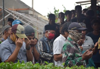 Doa Bersama Iringi Kepergian Mukidi