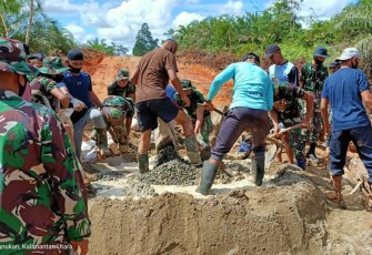 Pak Mustafa Kini Sadar Pentingnya Disiplin Protokol Kesehatan Semenjak TMMD Masuk di Desanya