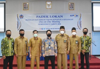 Foto bersama usai acara